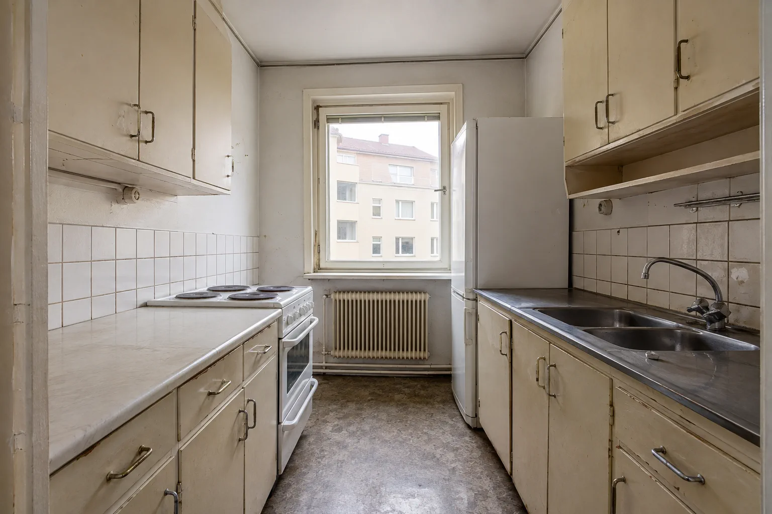 Visualisering av samma kök före renovering